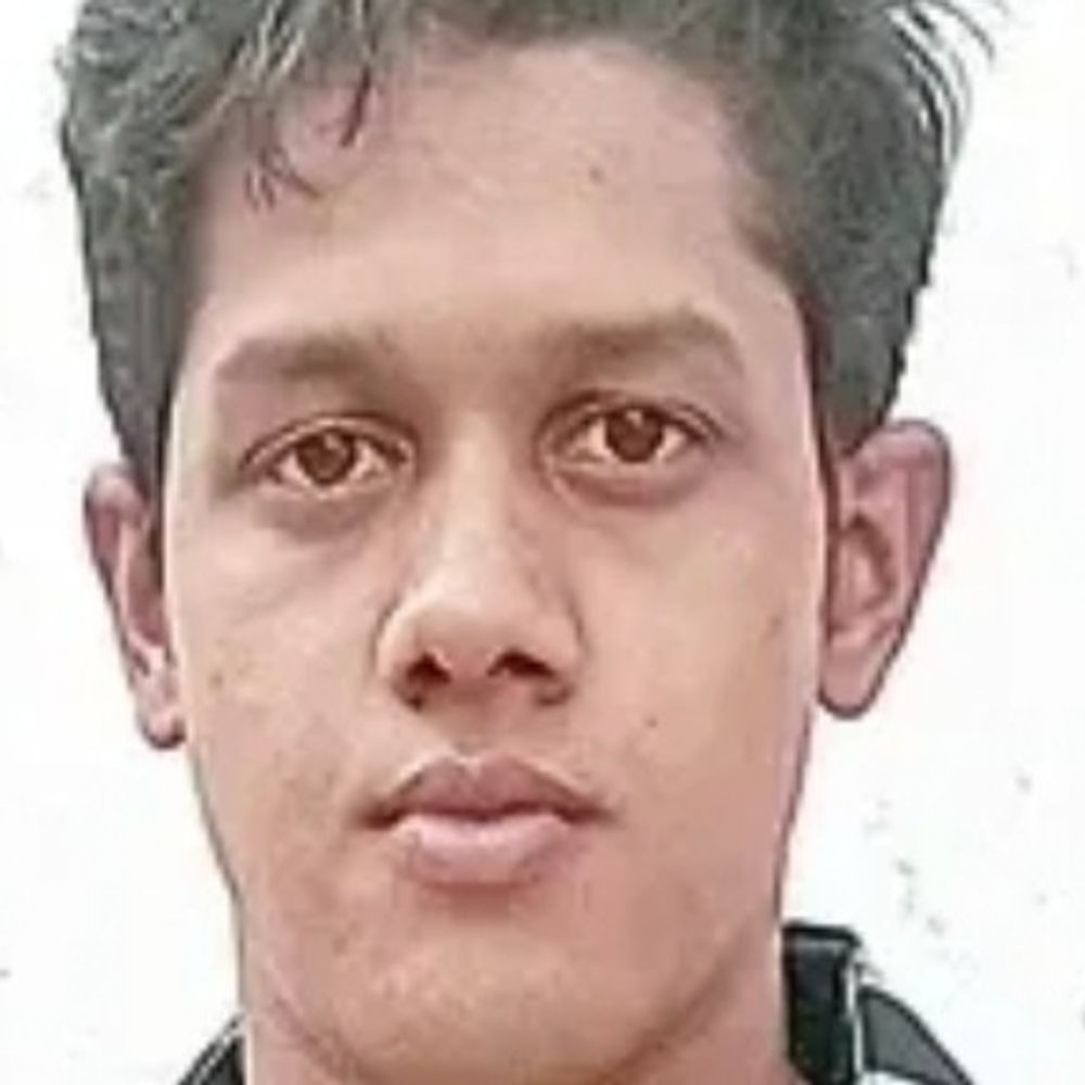 अलीगढ़ में युवक ने ट्रेन से कटकर दी जान:आईडी हैक होने से तनाव में था, ​प्राइवेट डेटा लीक होने का सता रहा था डर