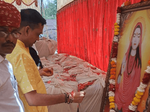 दुल्हन चाहिए तो दूल्हे को क्लीन शेव आना होगा:प्रजापति समाज के सामूहिक विवाह सम्मेलन आयोजन को लेकर समाज सुधार को लेकर लिए कई निर्णय, लिखे सावे