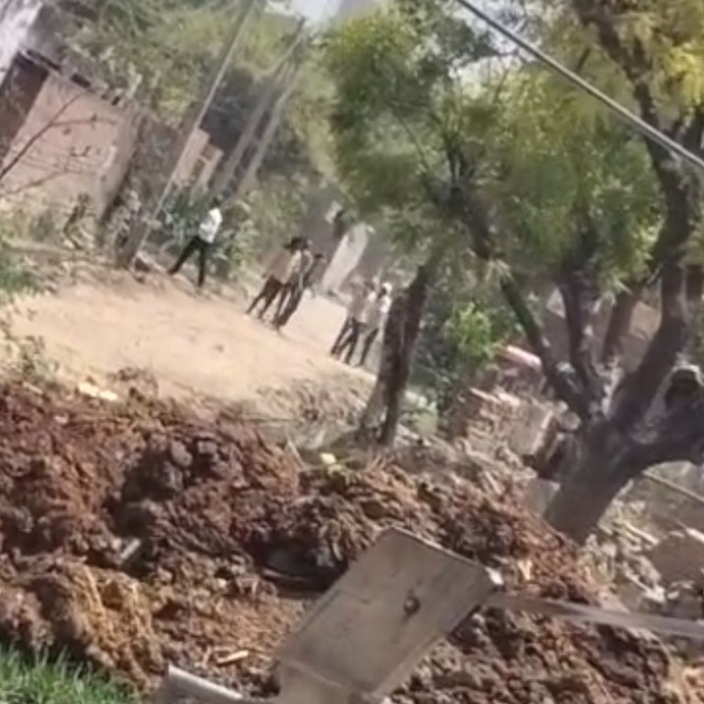 मुरैना में रास्ते को लेकर झगड़ा, चली लाठी और गोली:चाचा भतीजे सहित चार घायल, वीडियो के आधार पर आरोपियों की पहचान