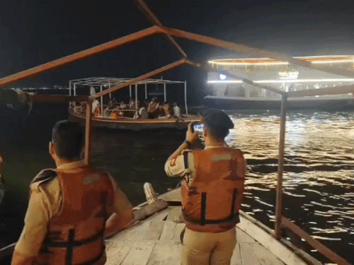 गंगा में नियम के विरुद्ध चल रही 6 नाव सीज:  एसीपी ने खुद वीडियो बनाया…बिना लाइफ जैकेट के बैठे थे सवारी, ड्रोन से भी हो रही निगरानी – Varanasi News