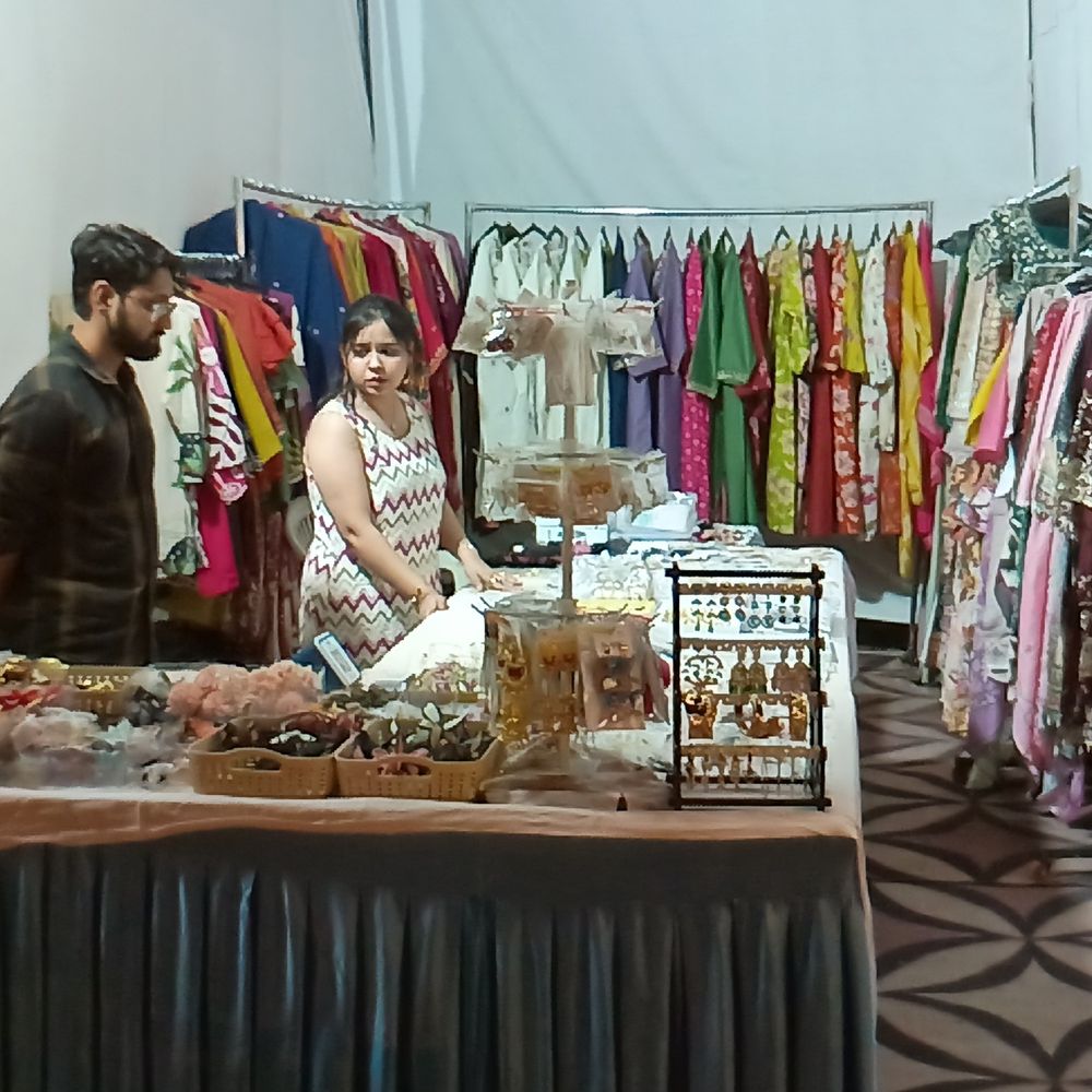 2 लाख से शुरू, 7 लाख टर्नओवर तक पहुंचा:कानपुर की शिवांशी ने 'पर्सनलाइज्ड पैकिंग' से बदला फैशन बिजनेस का अंदाज