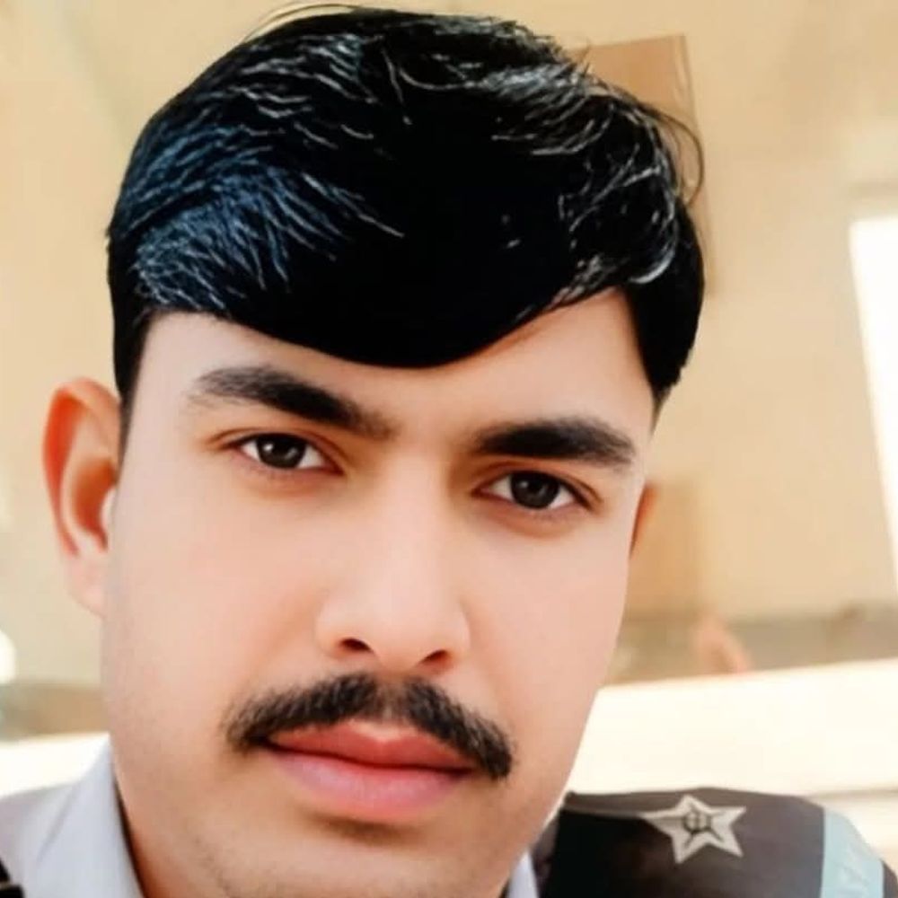 युवक ने पेड़ पर फंदा लगाकर आत्महत्या की:फर्रुखाबाद में परिजनों को कॉल कर बुलाया, पुलिस जांच में जुटी