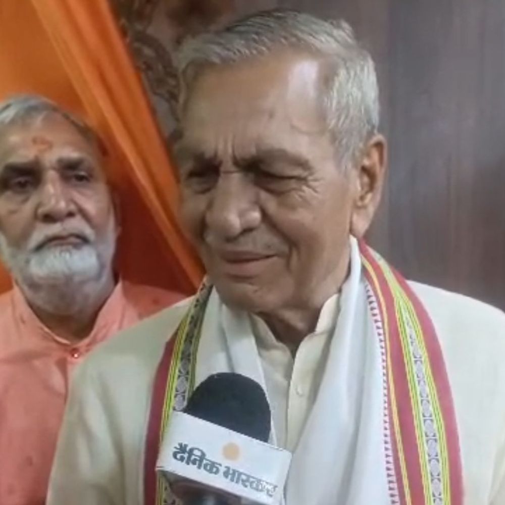 मथुरा हादसे पर मंत्री बोले- नाच-गाना करने से बिगड़ा संतुलन:कासगंज में लक्ष्मी नारायण चौधरी ने कहा- क्षमता से अधिक लोग सवार थे