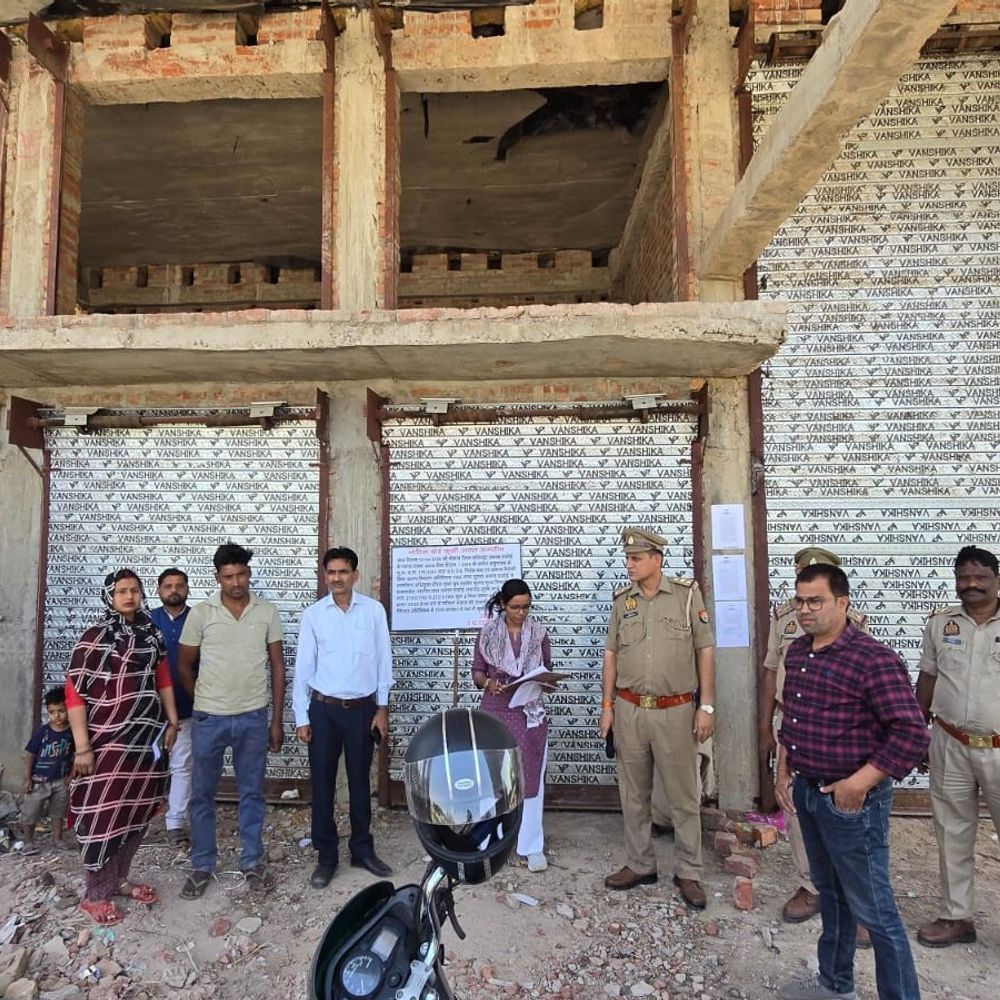 हरदोई में गैंगस्टर एक्ट आरोपी की 2.25 करोड़ संपत्ति कुर्क:डीएम के आदेश पर पुलिस ने घर पर कार्रवाई की