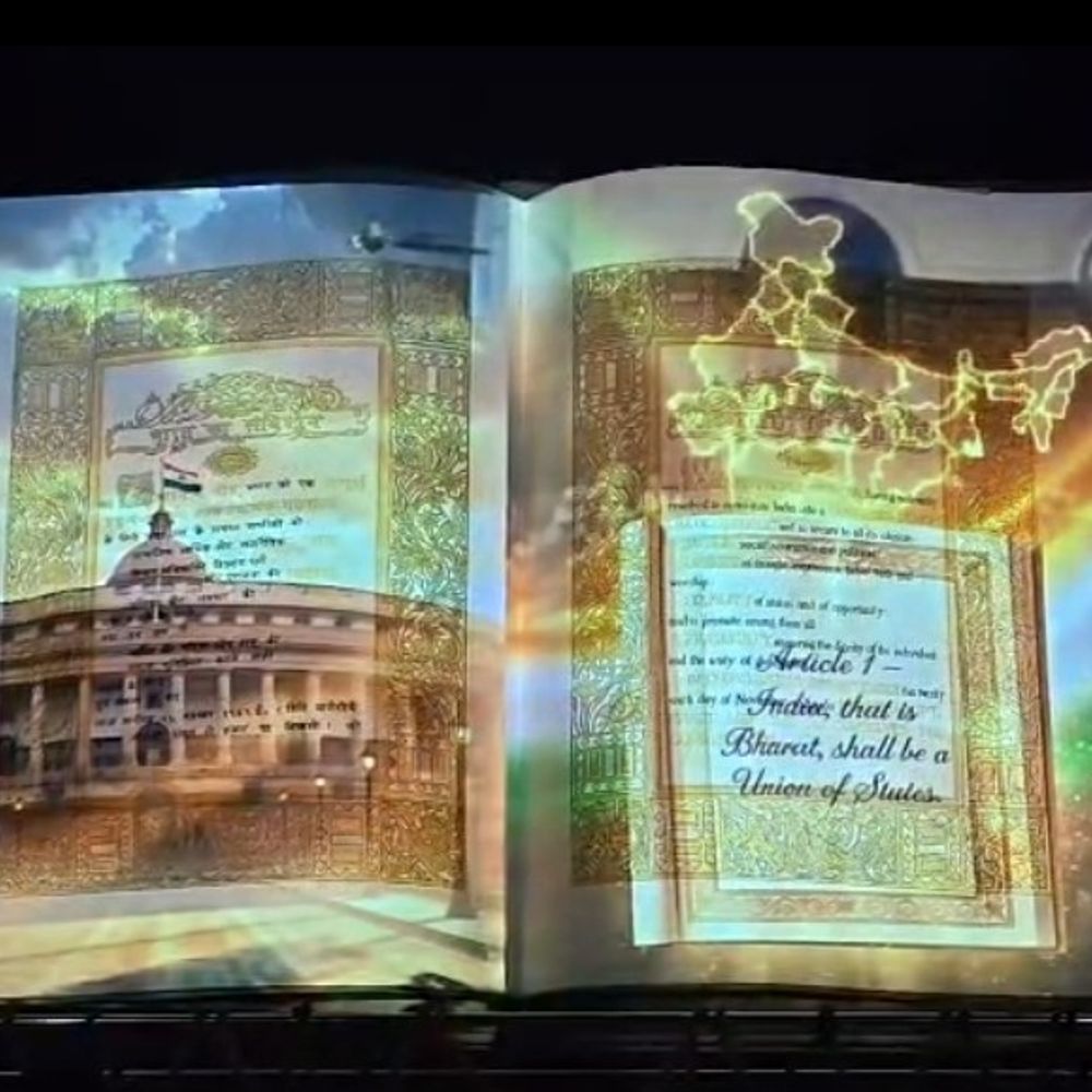 मुरादाबाद में संविधान वाटिका में लेजर शो:अंबेडकर जयंती की पूर्व संध्या पर संविधान यात्रा जीवंत हुई