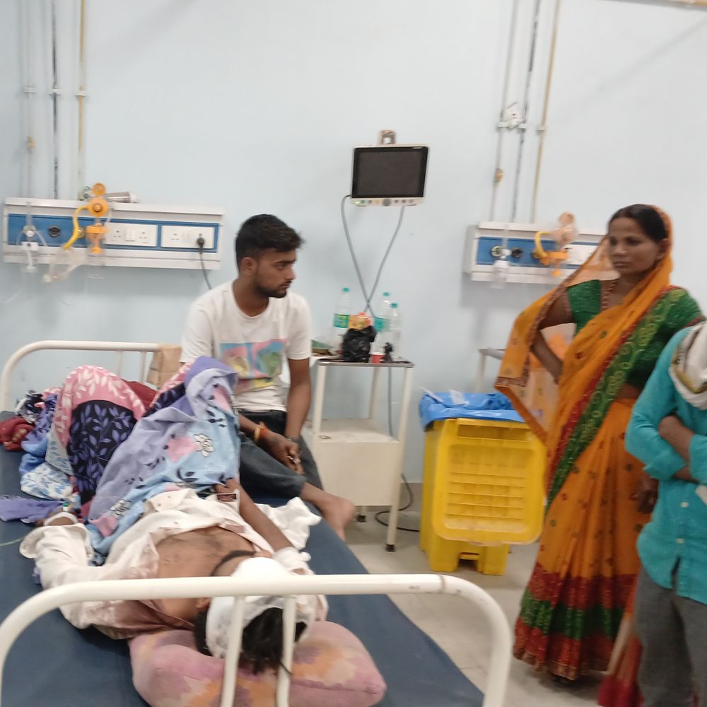 युवक से लूटपाट, रॉड से पिटाई कर चंवर में फेंका:  गोपालगंज में सिधवलिया स्टेशन से लौटते समय हुई घटना, ग्रामीणों ने बचाई जान – Gopalganj News