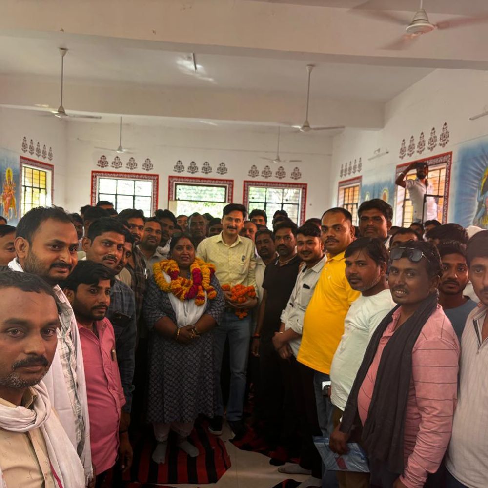 विधायक सरोज कुरील ने आंगनबाड़ी सहायिकाओं को दिए प्रमाण पत्र:42 लाख की पानी टंकी का शुभारंभ किया