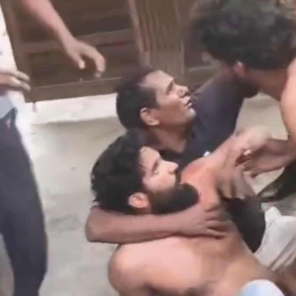 पतंग विवाद में युवकों को अर्धनग्न कर पीटा:मुजफ्फरनगर में दो आरोपी गिरफ्तार, तीसरे की तलाश जारी