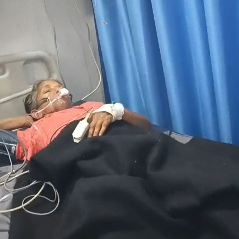 सीतापुर मेडिकल कॉलेज में पैर की जगह पेट का ऑपरेशन:इलाज में लापरवाही पर डीएम ने जांच समिति गठित की,गंभीर हालत में मरीज लखनऊ रेफर