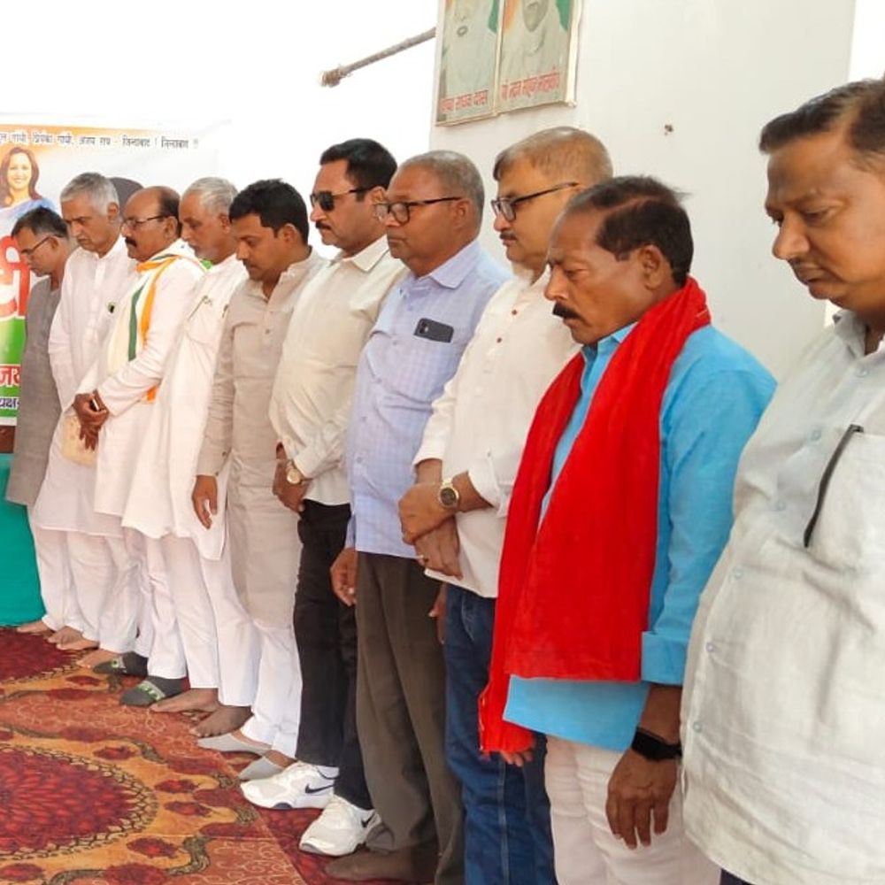 मोहसिना किदवई के निधन पर कांग्रेस में शोक:देवरिया कार्यालय में श्रद्धांजलि सभा आयोजित, नेताओं ने किया याद