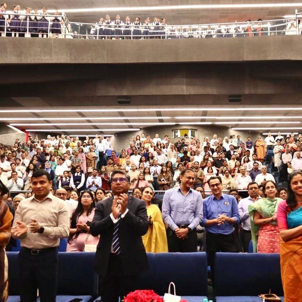 ला मार्टिनियर कॉलेज में वार्षिक प्राइज डे:छात्राओं को शैक्षणिक और खेल उपलब्धियों के लिए सम्मानित किया गया