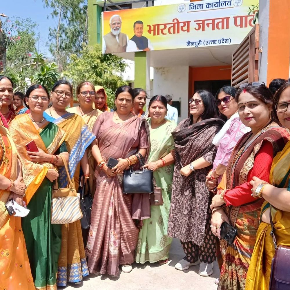 नारी शक्ति वंदन अधिनियम,महिलाओं की भागीदारी बढ़ेगी:प्रधानमंत्री मोदी का संबोधन भाजपा कार्यालय पर देखा गया