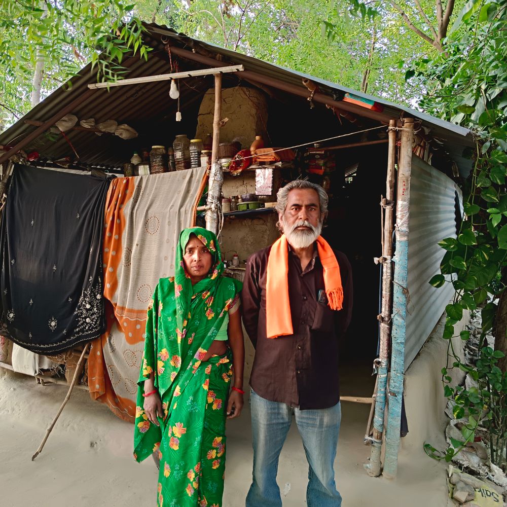 आपकी पत्नी खूबसूरत नहीं है, इसलिए घर नहीं मिलेगा:हैरिग्टनगंज में प्रधान पर आरोप, PM आवास योजना के बारे में पूछने पर युवक से कही विवादित बात