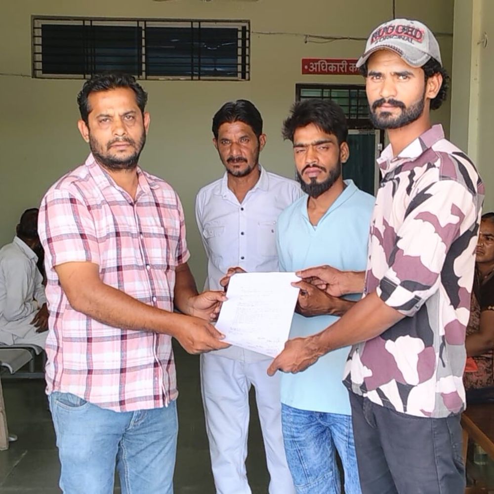 सुसनेर जेल में कैदी से मारपीट का आरोप:  परिजन बोले- हाथ टूटा, सिर में भी चोट, दोषी कर्मचारियों पर कार्रवाई हो, आवेदन सौंपा – Agar Malwa News