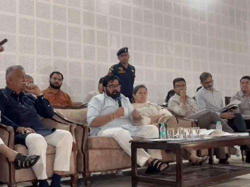 सांसद कार्तिकेय शर्मा ने लगाई अधिकारियों की क्लास:  पंचकूला में सुनीं समस्याएं, ठेकेदार की सिक्योरिटी जब्त करने के आदेश – Panchkula News