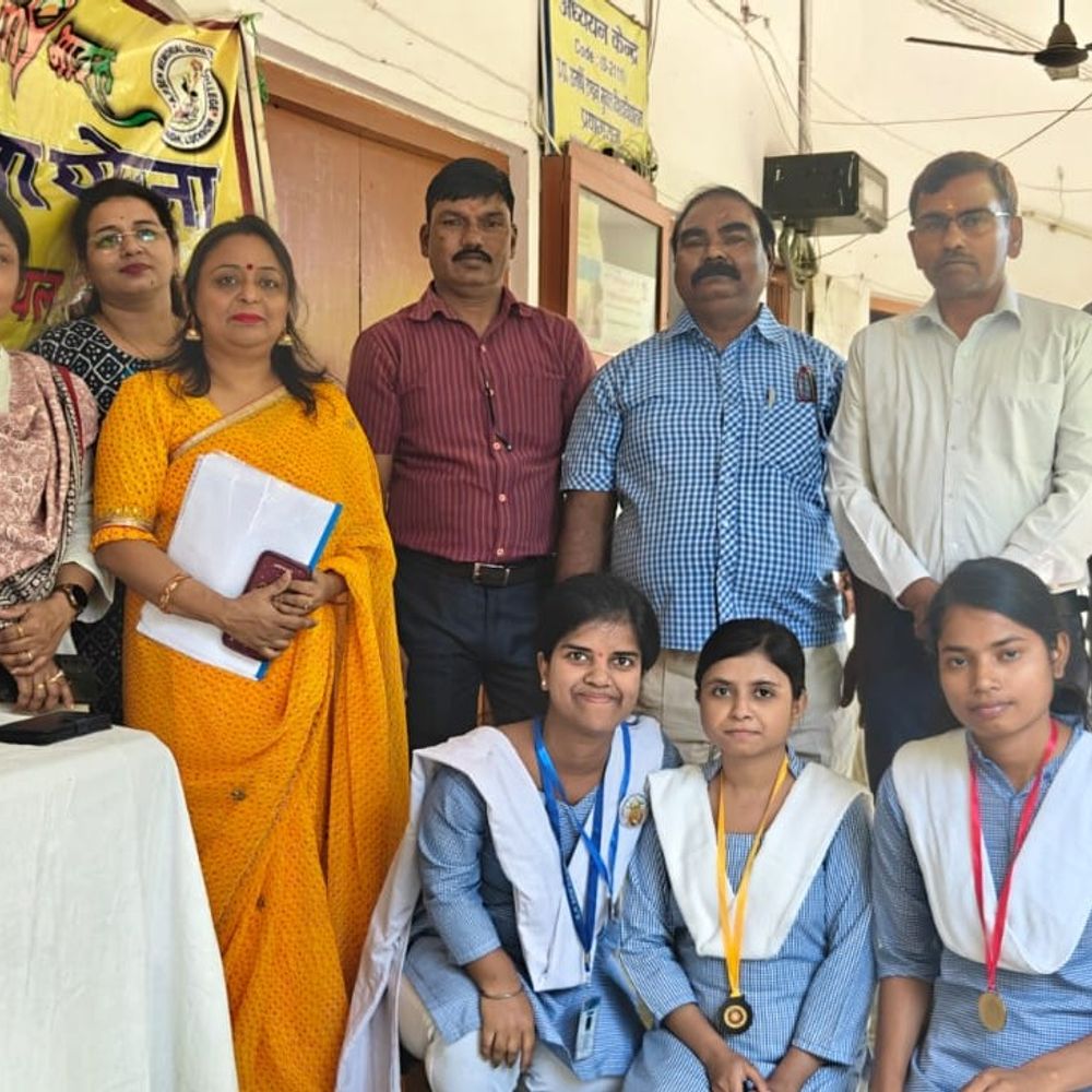 ए.पी. सेन कॉलेज में अंबेडकर जयंती पूर्व संध्या पर कार्यक्रम:छात्राओं ने पोस्टर-निबंध से बाबा साहेब के विचार प्रस्तुत किए