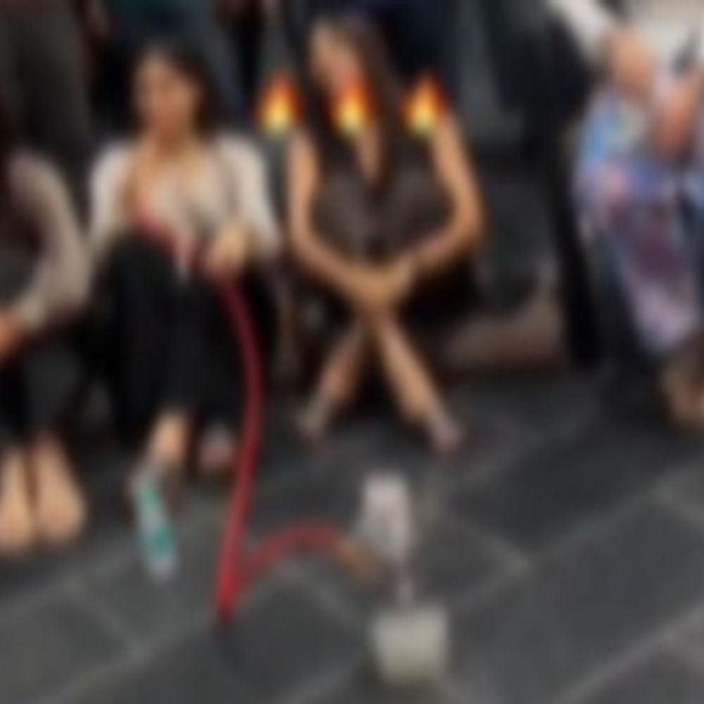 VIP रोड के फार्महाउस में हुक्का पार्टी…VIDEO:  प्राइवेट इवेंट की आड़ में युवक-युवतियां हुक्का गुडगुडाते दिखे, गैंगस्टर गाने पर बनाई रील – Raipur News