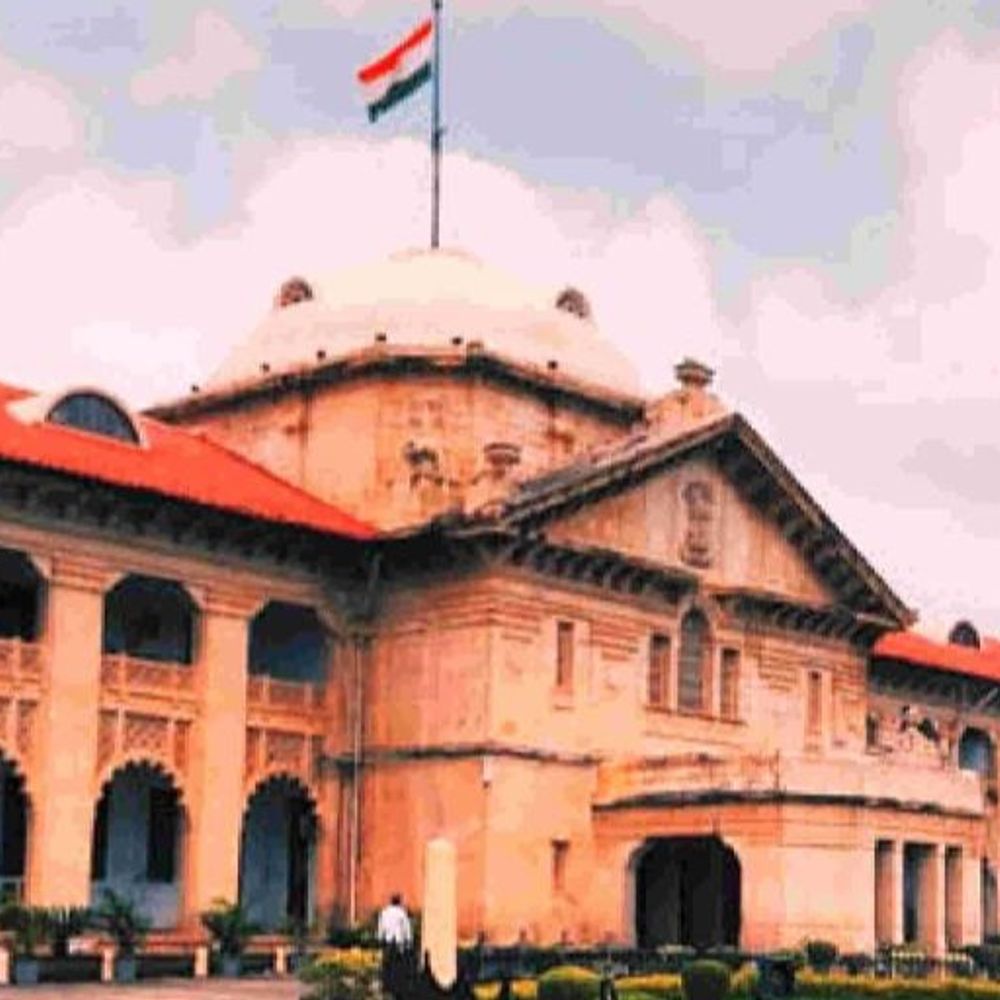 आरोप साबित हुए बगैर बर्खास्तगी सही नहीं : हाईकोर्ट:मनगढ़ंत आरोप का मामला, बेसिक शिक्षा अधिकारी मऊ का आदेश रद्द