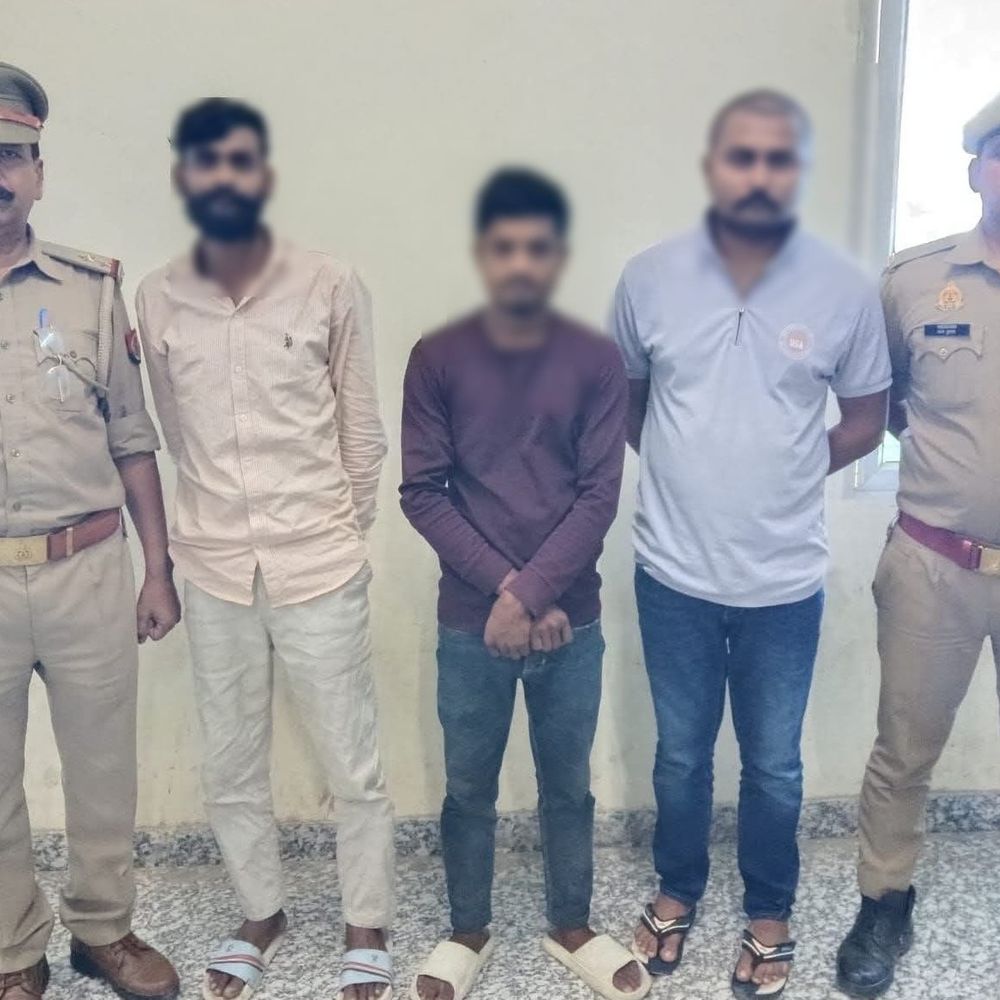 जमीन दिलाने के नाम पर 5.50 लाख की ठगी:3 आरोपी गिरफ्तार, फर्जी आधार से खुद को मालिक बताकर किया सौदा