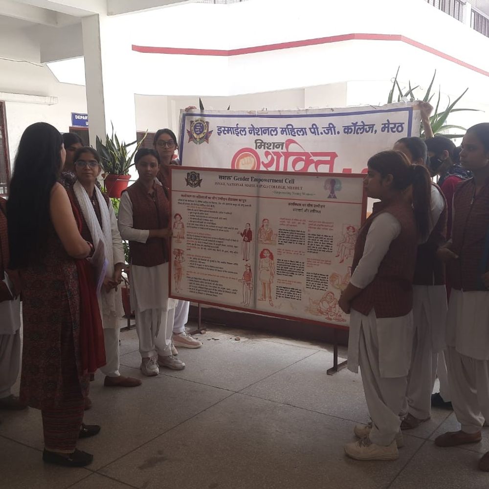इस्माईल महिला पीजी कॉलेज में POSH Act पर जागरूकता अभियान:पैम्फलेट वितरण के जरिए दी गई यौन उत्पीड़न कानून की जानकारी, छात्राओं ने बढ़-चढ़कर लिया हिस्सा