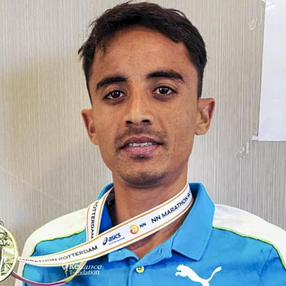 48 साल बाद टूटा शिवनाथ सिंह का रिकॉर्ड:सेना के हवलदार सावन बरवाल ने नीदरलैंड में रचा इतिहास, मैराथन में बनाया नया नेशनल रिकॉर्ड