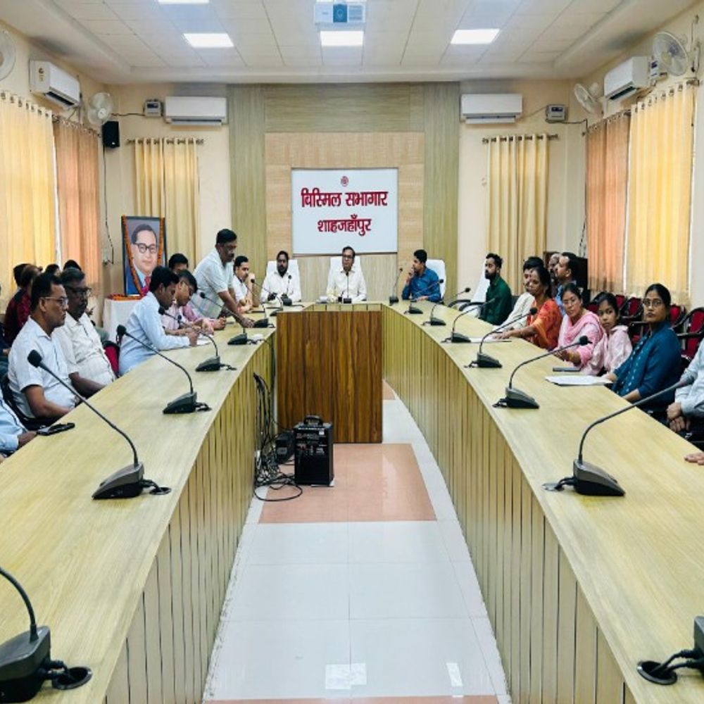 डीएम ने अंबेडकर जयंती पर की अपील:जाति-भेदभाव से ऊपर उठकर अंबेडकर के मूलमंत्र अपनाएं