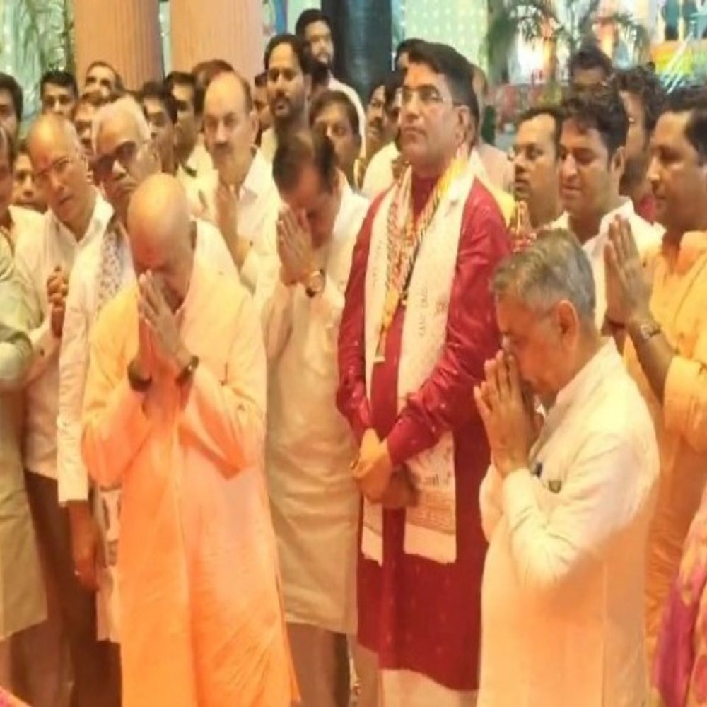 टोंक में पंडित राजकुमार के जन्मोत्सव में आए 3 मंत्री:  मां भारती की आरती उतारी, केक काटकर लोगों में बांटा गया – Tonk News