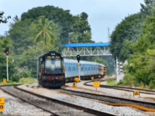 जयपुर-उदयपुर के बीच अब दौड़ेगी नियमित सुपरफास्ट ट्रेन:  चंदेरिया और कपासन के यात्रियों के लिए मिलेगी सुविधा, पर्यटन को मिलेगा बढ़ावा – Chittorgarh News