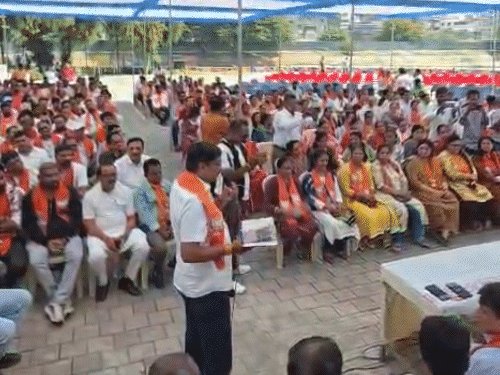 गुजरात निकाय चुनाव- कांग्रेस ने 32 सीटें गंवाई:नवसारी में मैंडेट जमा करने में 10 मिनट की देरी, भाजपा ने जीत की तैयारी की