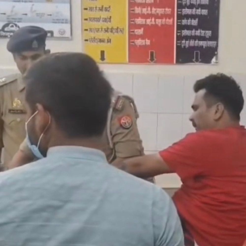 50 हजार का इनामी अभय प्रताप गिरफ्तार:बदायूं में HPCL कांड का साजिशकर्ता मुठभेड़ के बाद दबोचा गया