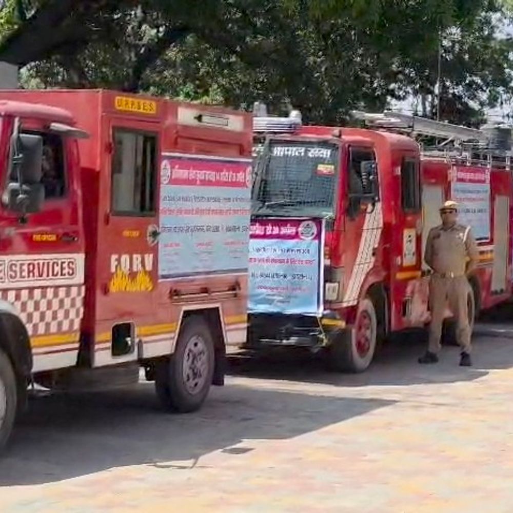 मुजफ्फरनगर में शहीद फायरकर्मियों को श्रद्धांजलि, जागरूकता रैली निकाली:एसएसपी ने दिखाई हरी झंडी; 20 अप्रैल तक चलेगा अग्नि सुरक्षा सप्ताह