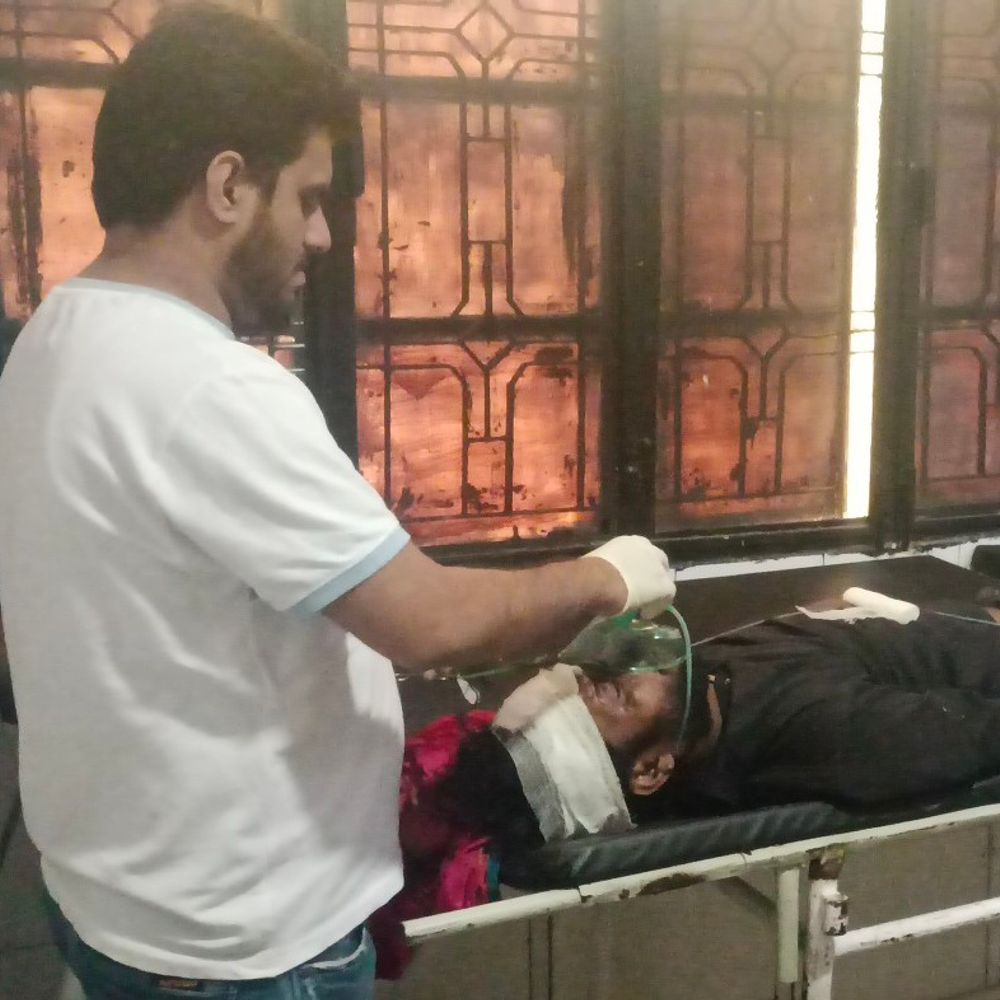 अंबेडकर जयंती की तैयारी में हुआ हादसा:हाई टेंशन लाइन की चपेट में आया युवक, हालत गंभीर