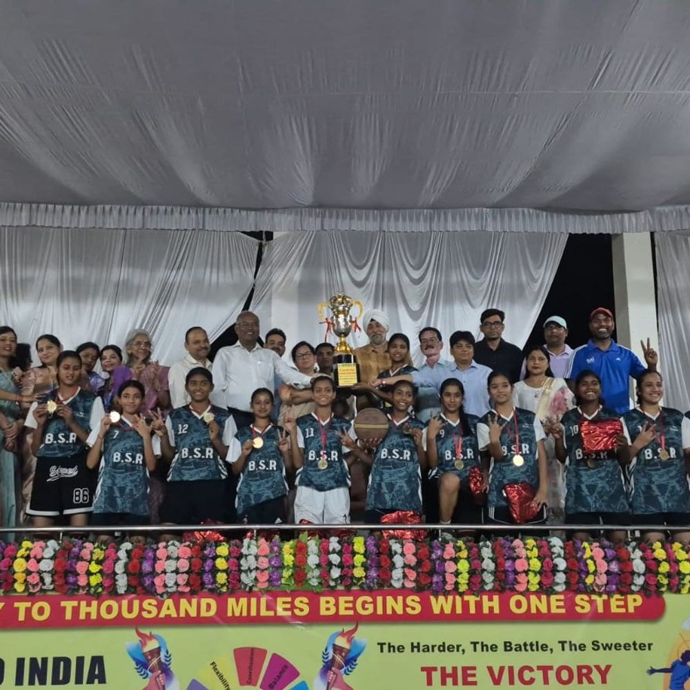 बुलंदशहर ने प्रयागराज में बास्केटबॉल चैंपियनशिप जीती:36वीं राज्य महिला बास्केटबॉल में आगरा को 58-54 से हराया