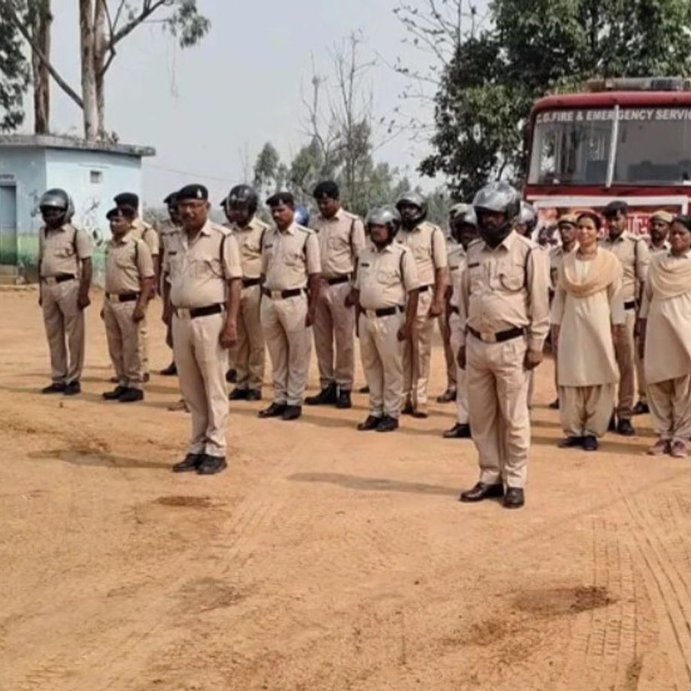 कोंडागांव में मुंबई अग्निकांड शहीदों को श्रद्धांजलि:होमगार्ड जवानों ने निकाली जागरूकता रैली, आपदा प्रबंधन का दिया संदेश