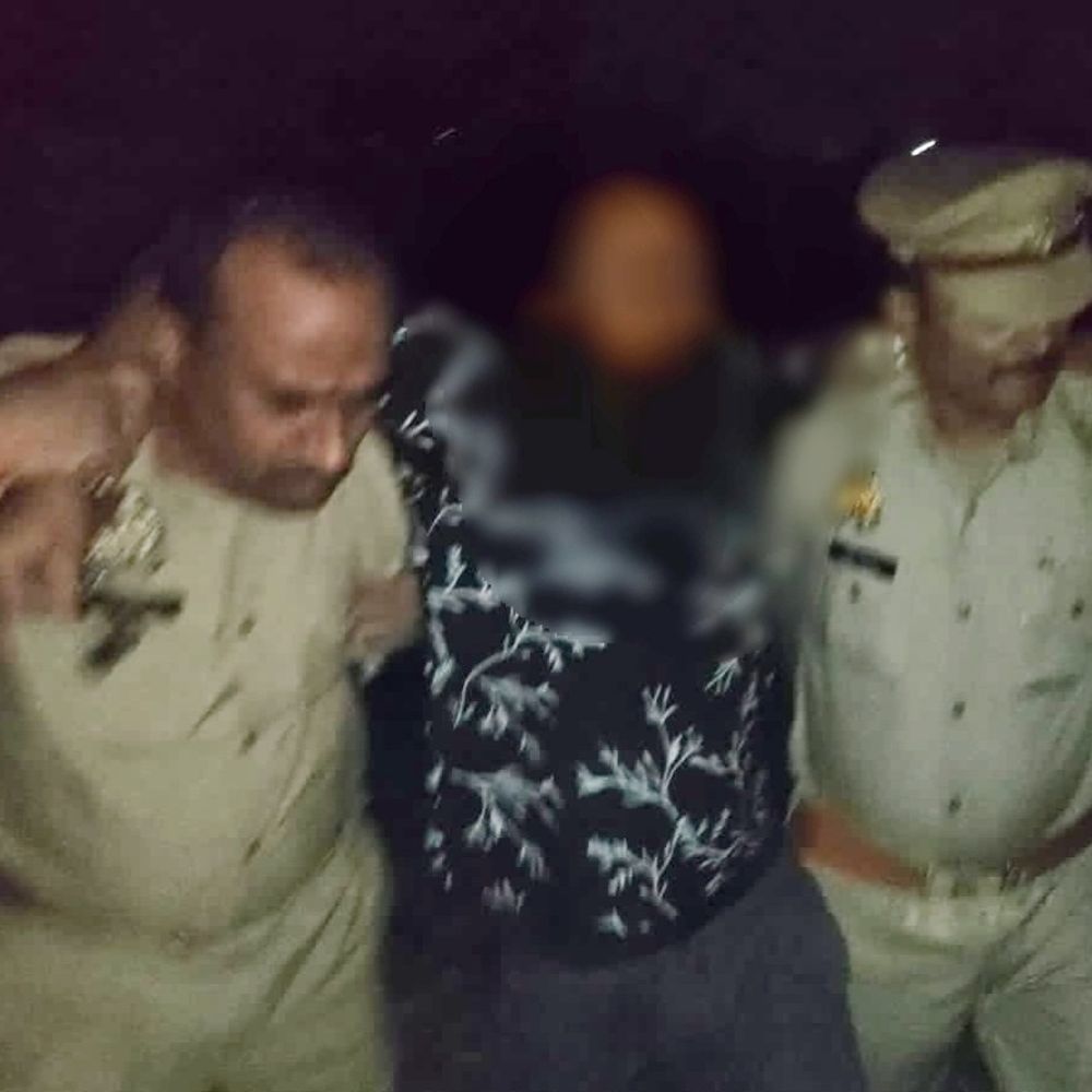 गाजीपुर में ईंट भट्टा संचालक पर फायरिंग करने वाला गिरफ्तार:पिस्टल बरामदगी के दौरान पुलिस पर भी की फायरिंग, जवाबी कार्रवाई में पैर में लगी गोली