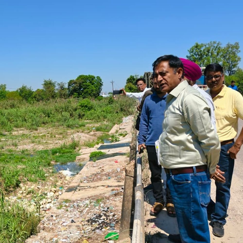 ऊना में क्षतिग्रस्त पुल को लेकर कांग्रेस-भाजपा आमने-सामने:  पूर्व विधायक रायजादा ने किया निरीक्षण, BJP MLA सत्ती ने बताया कोरी ड्रामेबाजी – Una News