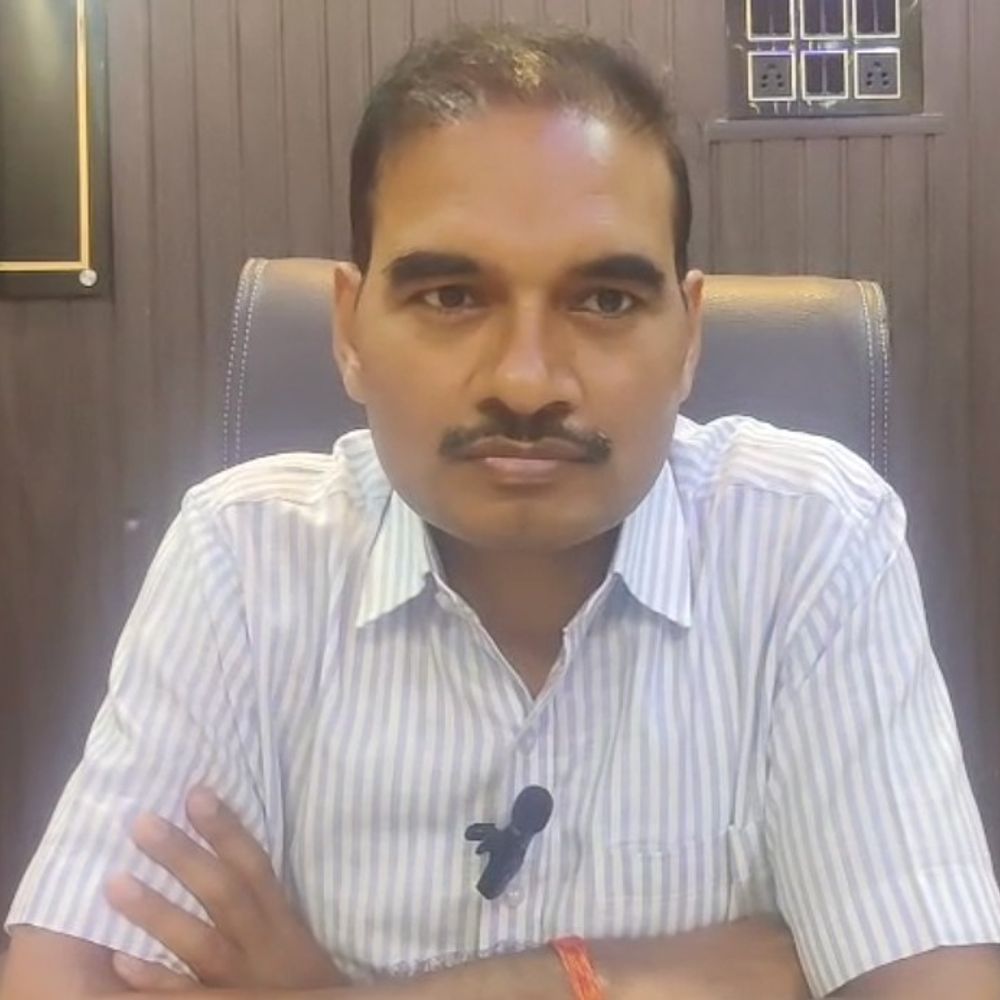 पीलीभीत डीएम ने DPS पर लगाया 1 लाख का जुर्माना:महंगी निजी किताबें बेचने का आरोप, स्कूल की मान्यता पर भी हो सकती है कार्रवाई