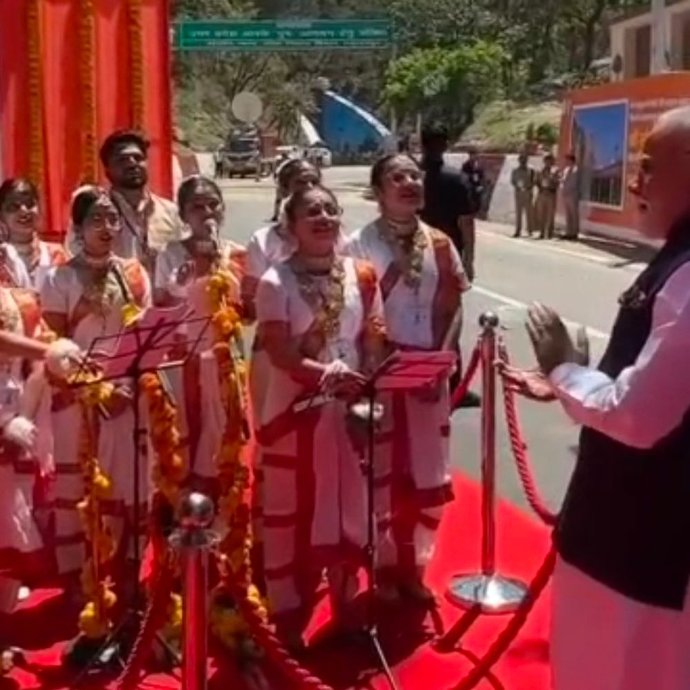 सहारनपुर के पाइनवुड स्कूल के विद्यार्थियों ने दी भक्ति प्रस्तुति:पीएम मोदी ने तालियां बजाकर उत्साहवर्धन किया, दिल्ली-देहरादून एक्सप्रेसवे उद्घाटन में सराहा