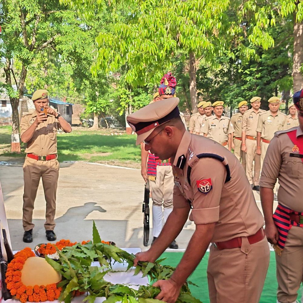 मैनपुरी में अग्निशमन सेवा स्मृति दिवस पर शहीदों को नमन:1944 मुंबई बंदरगाह अग्नि दुर्घटना के जांबाज कर्मियों को श्रद्धांजलि