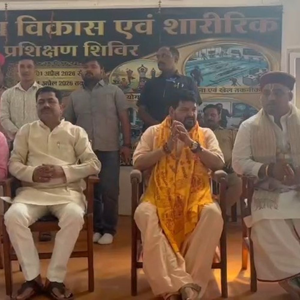 मजदूरों के समर्थन में उतरे बृजभूषण शरण सिंह:गोंडा में बोले- 12 हजार मजदूरी सम्मानजनक नहीं, खर्च के बाद कुछ नहीं बचता