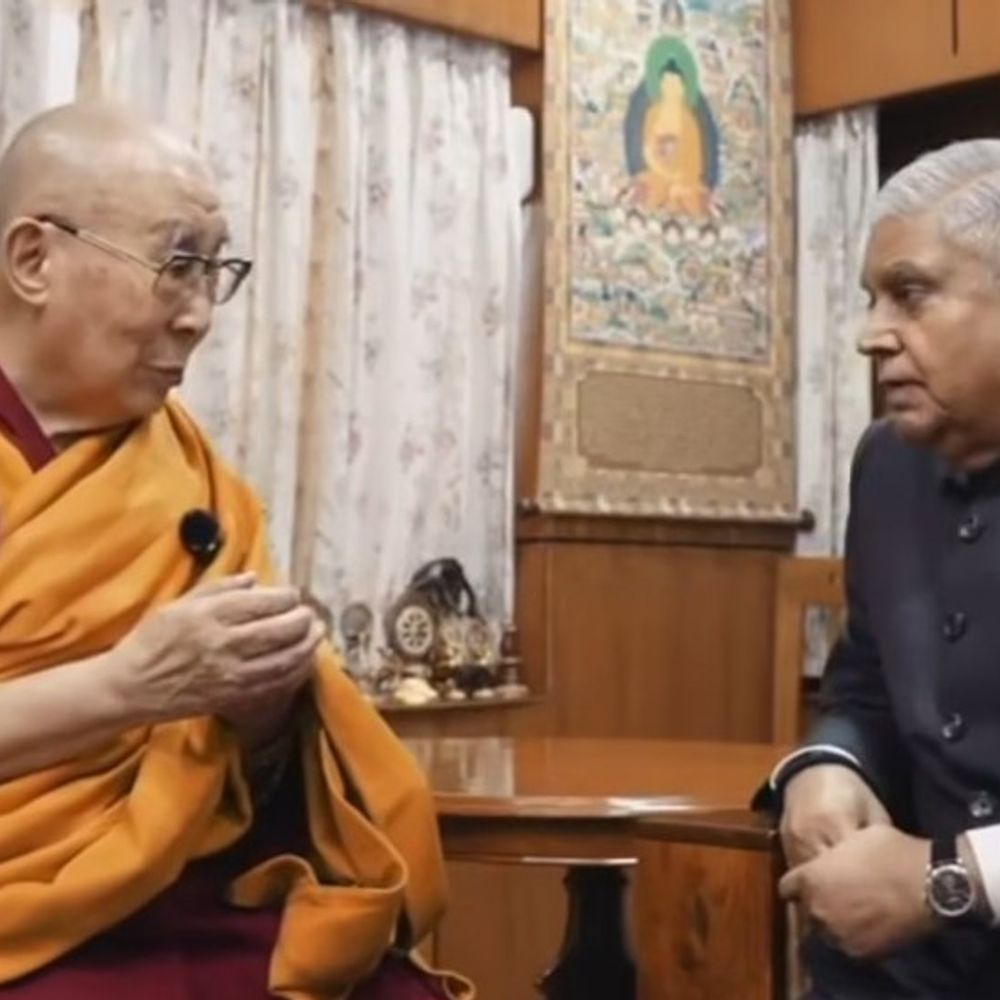 पूर्व उपराष्ट्रपति धनखड़ ने दलाई लामा से की मुलाकात:  तिब्बती धर्मगुरु ने भारतीय लोकतंत्र को बताया मार्गदर्शक; IAS अधिकारी ने भी लिया आशीर्वाद – Dharamshala News