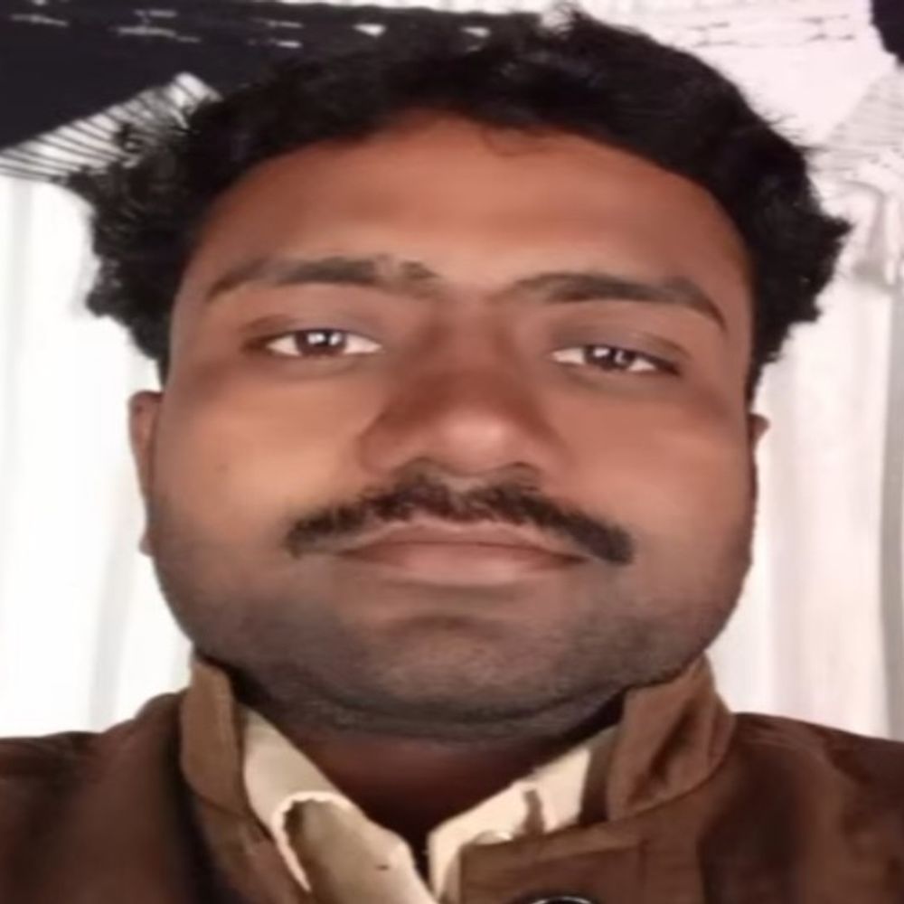 गंगा एक्सप्रेस-वे पर ट्रैक्टर ने बाइक को मारी टक्कर:शाहजहांपुर में बाइक सवार युवक की गई जान, डेढ़ साल में परिवार में तीसरी मौत