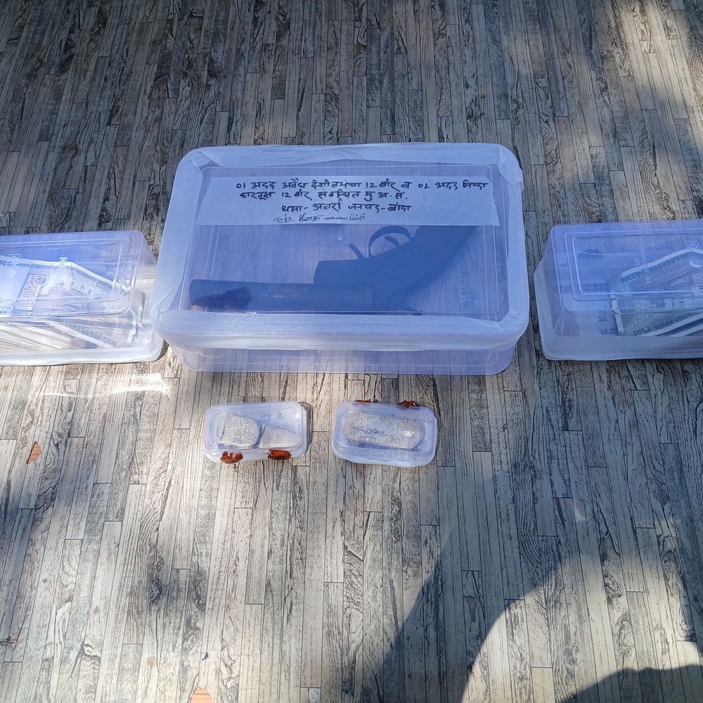 बांदा पुलिस ने अंतर्जनपदीय चोर को गिरफ्तार किया:तमंचा और नकदी बरामद, आरोपी पर 16 मामला दर्ज