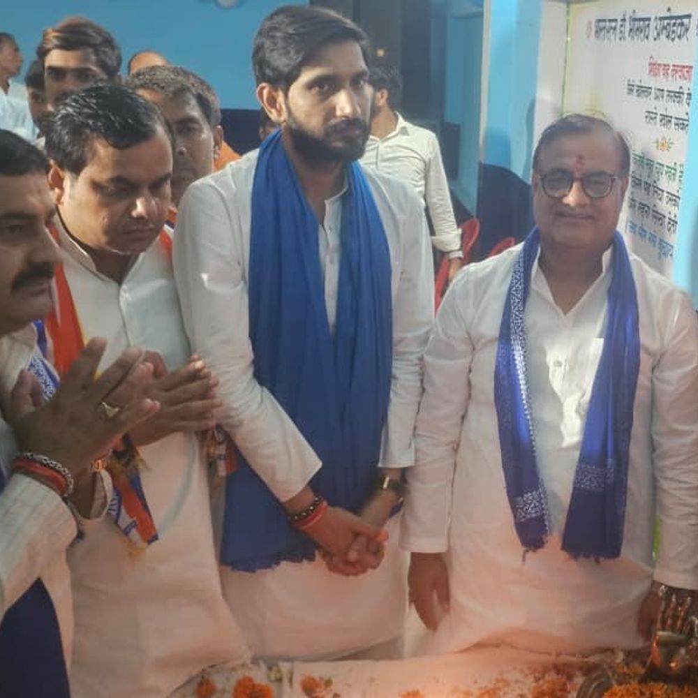 सपा सांसद आदित्य यादव बोले- नोएडा आंदोलन सरकार की विफलता:कहा- श्रमिकों का आर्थिक शोषण हुआ, ₹10,000 परिवार नहीं चलता