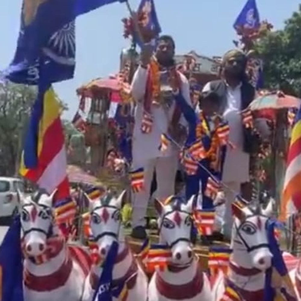 अंबेडकर जयंती पर बलरामपुर हुआ नीला:सरकारी दफ्तरों से लेकर सड़कों तक दिखी सजावट, भव्य जुलूस में उमड़ा जनसैलाब