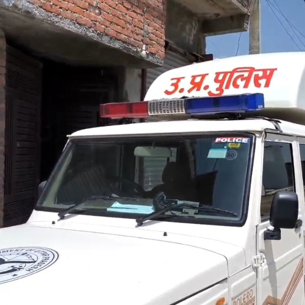 बंद घर से लाखों के आभूषण, लैपटॉप चोरी:रामपुर में पुलिस और फॉरेंसिक टीम ने मौके पर पहुंचकर जांच शुरू की