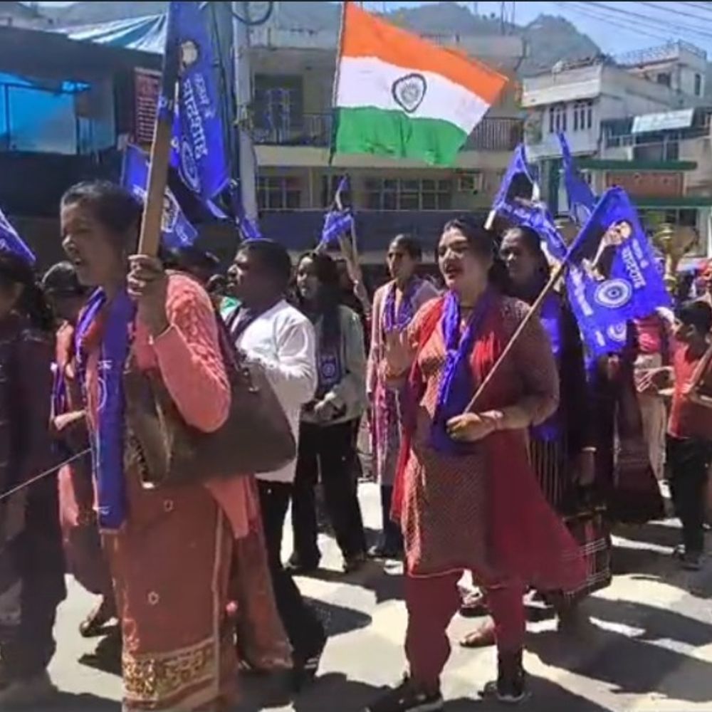 मंडी में डॉ. अंबेडकर जयंती पर निकाली रैली:दिया समानता और संविधान बचाने का संदेश, शिक्षा को सबसे बड़ा हथियार बताया