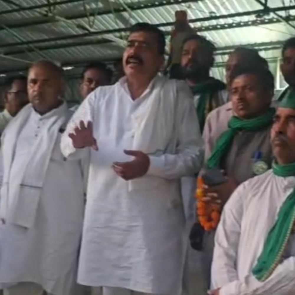 भाकियू अध्यक्ष ने हमीरपुर में खरीद केंद्रों का निरीक्षण किया:प्रभारियों को किसानों को बेवजह परेशान न करने की चेतावनी दी