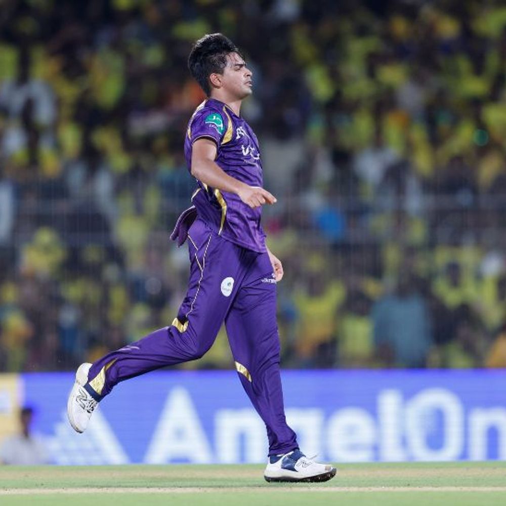 IPL में चेन्नई ने कोलकाता को 193 का टारगेट दिया:सैमसन ने 48, ब्रेविस ने 41 रन बनाए, कार्तिक त्यागी को 2 विकेट