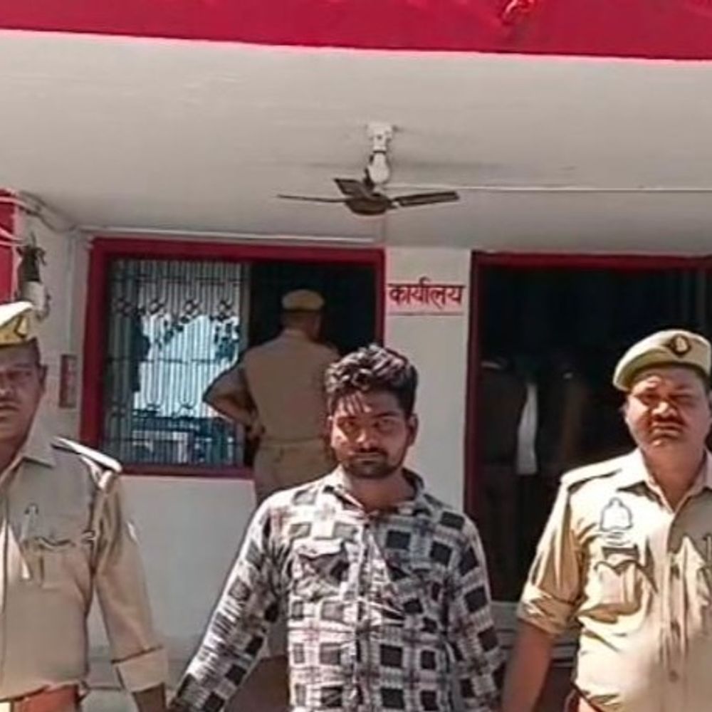 आजमगढ़ में 50 हजार का इनामी गैंगस्टर गिरफ्तार:STF और पुलिस की कार्रवाई, प्रतिबंधित पशुओं का मांस दूसरे राज्यों में सप्लाई करता था